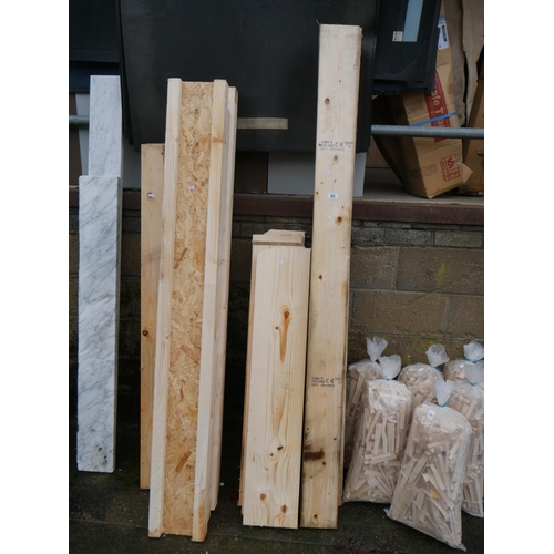 40 - LOT OF WHITE WOOD