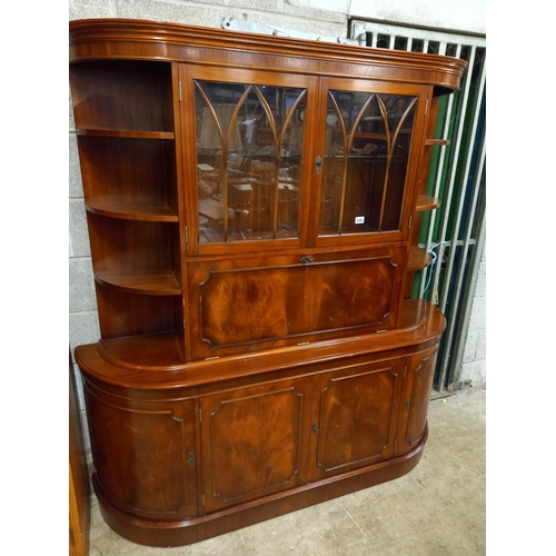 402 - DISPLAY CABINET