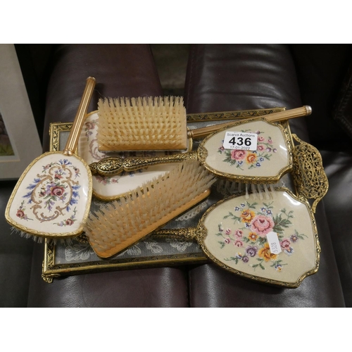 436 - DRESSING TABLE SET