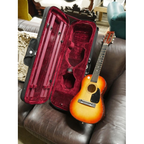 440 - VIOLIN CASE & CHILDS GUITAR