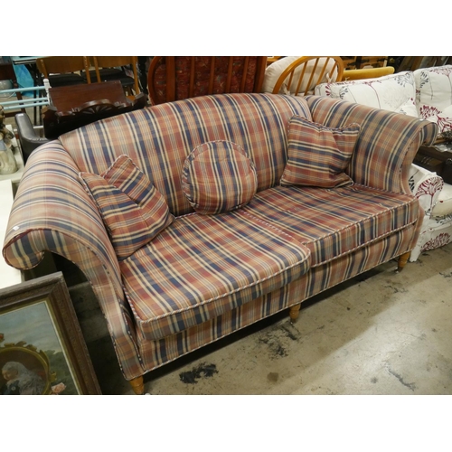 470 - ROLL BACK COUCH