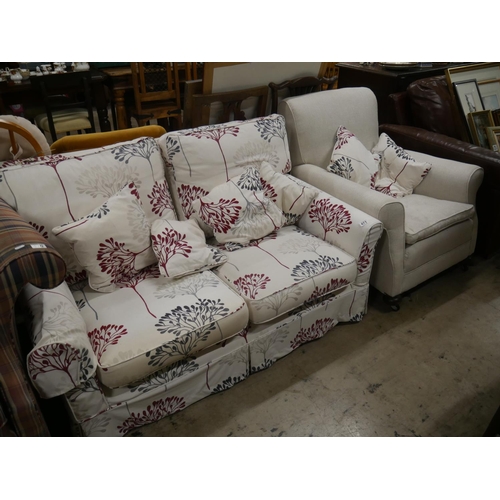 471 - 2 SEATER SETTEE & ARMCHAIR