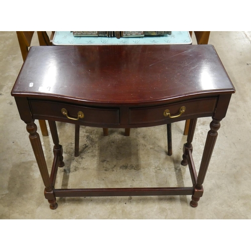 551 - MAHOGANY TABLE