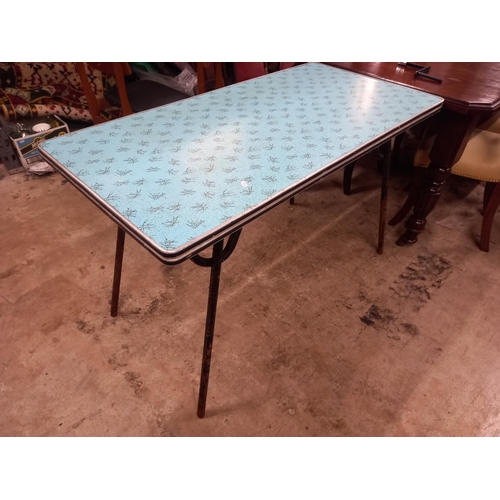 552 - 1950s KITCHEN TABLE