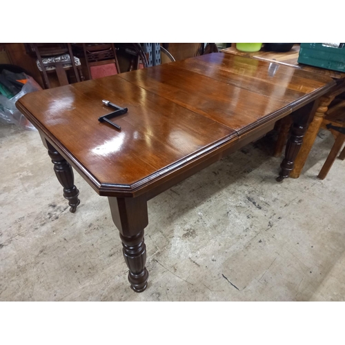 557 - VICTORIAN DINING TABLE