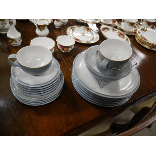 560 - LOT OF DENBY