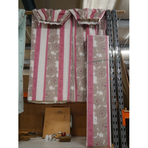 565 - PAIR OF CURTAINS drop 80