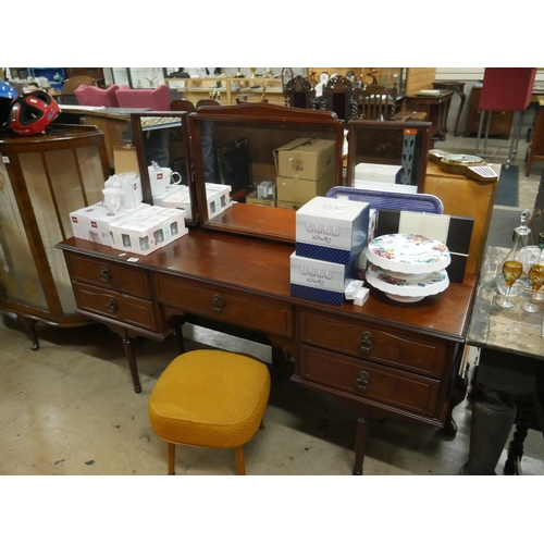 588 - DRESSING TABLE & STOOL