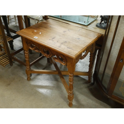 593 - PINE TABLE