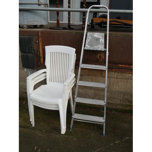 68 - ALUMINIUM STEP LADDER & 3 PLASTIC GARDEN CHAIRS