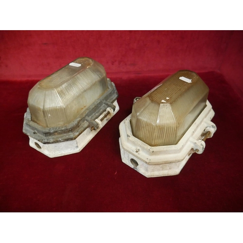 198 - 2 BULK HEAD LIGHTS