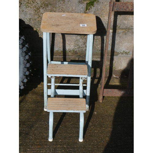 58 - STEP STOOL