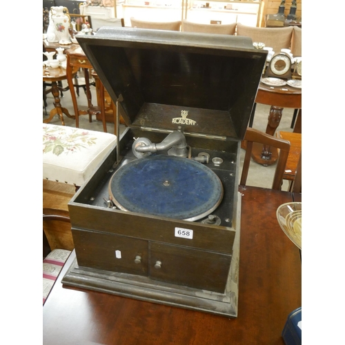 658 - GRAMOPHONE