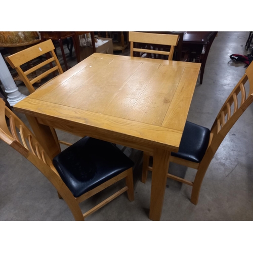 662 - TABLE & 4 CHAIRS