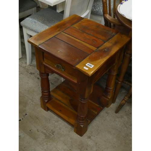 690 - OCCASIONAL TABLE