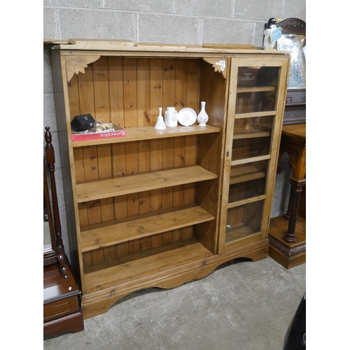 732 - PINE DISPLAY UNIT