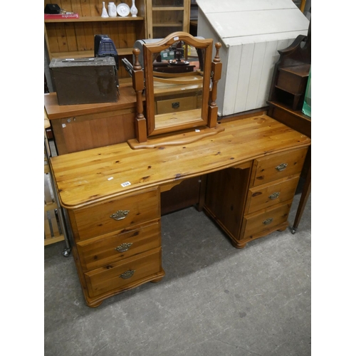 750 - PINE DRESSING TABLE