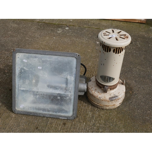 16 - PARAFFIN HEATER & FLOODLIGHT