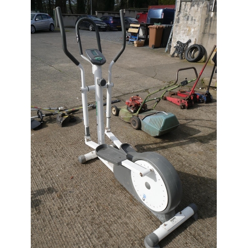 50 - CROSS TRAINER