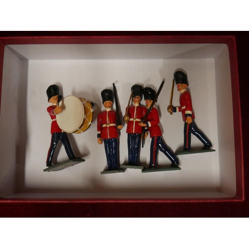 759 - BRITAINS BANDSMEN