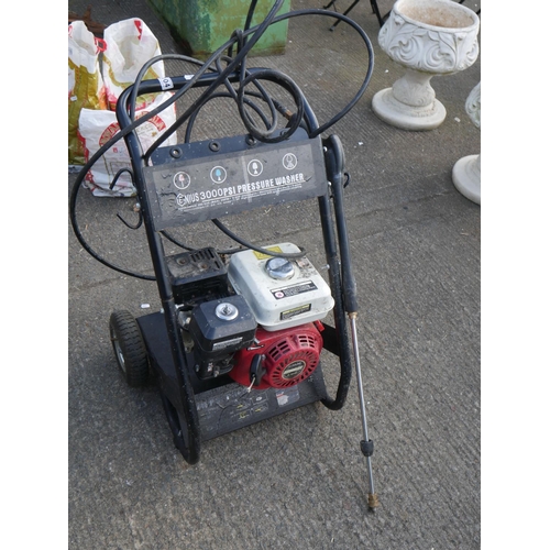 104 - PETROL POWER WASHER (ENGINE RUNNING BUT NOT CHECKED)