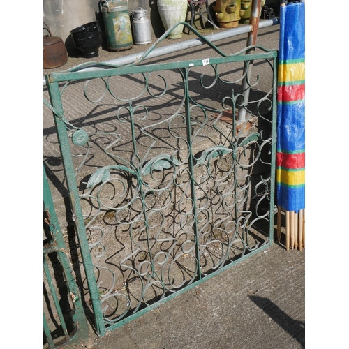 113 - GARDEN GATE
