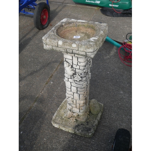 67 - BIRD BATH