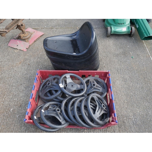 87 - GO-KART WHEELS & SEATS