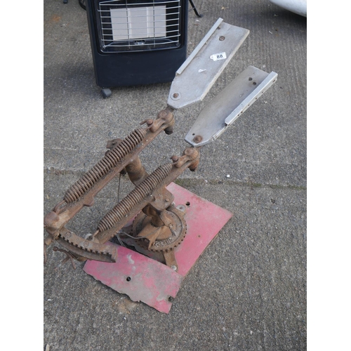 88 - CLAY PIGEON TRAP