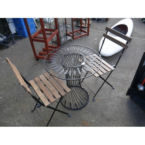 90 - GARDEN TABLE & 2 CHAIRS