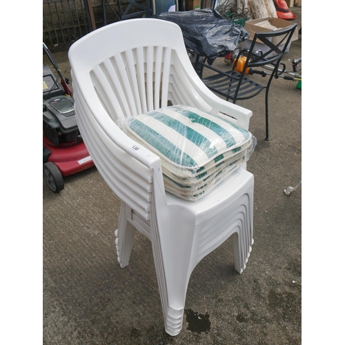 130 - PLASTIC GARDEN CHAIRS & CUSHIONS