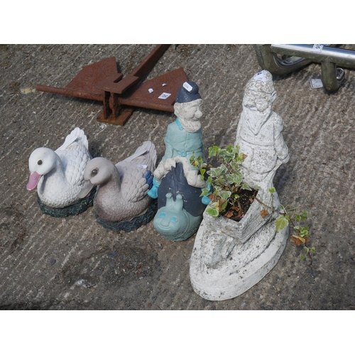 24 - 4 GARDEN ORNAMENTS