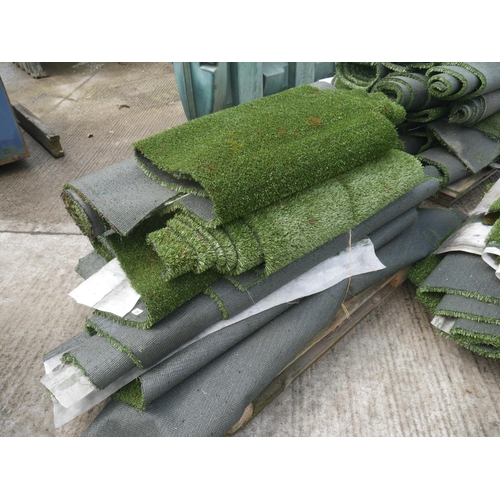 10 - PALLET OF ARTIFICIAL GRASS