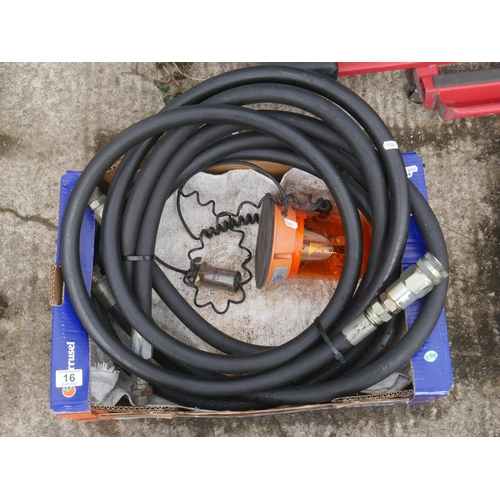 16 - HYDRAULIC HOSE & BEACON LIGHT