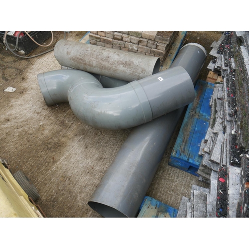 34 - LARGE PLASTIC VENTILATION DUCKING