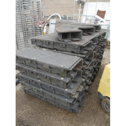 35 - 32 OUTDOOR CABALE TRUNKING BOXES