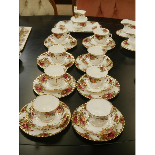 745 - OLD COUNTRY ROSE 21 PIECE TEA SET