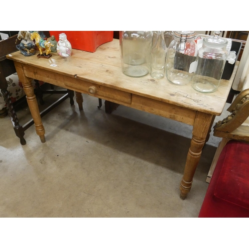 748 - OLD PINE KITCHEN TABLE