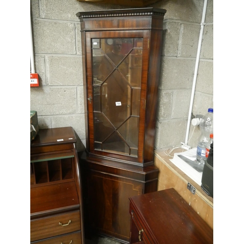 789 - CORNER CABINET