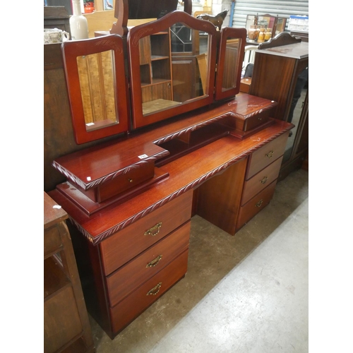 796 - DRESSING TABLE