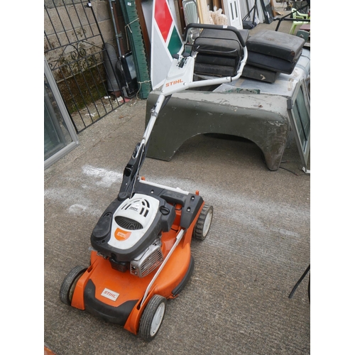 121 - STIHL LAWNMOWER (PWO) (NO GRASSBOX)