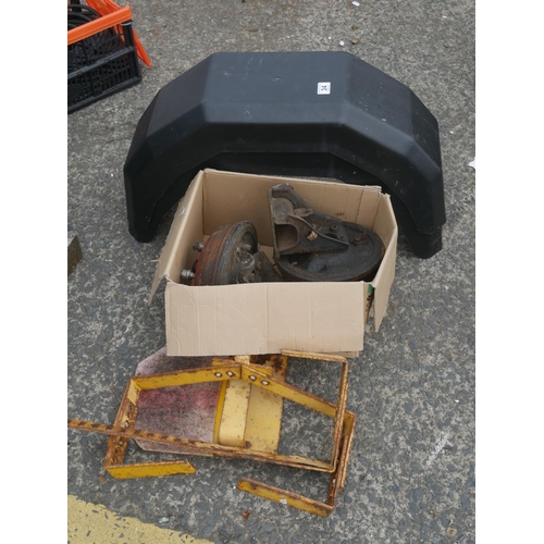 34 - TRAILER MUDGUARDS, HUB ETC