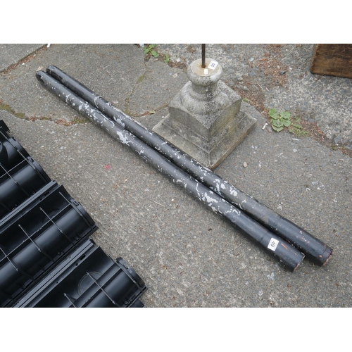 49 - 2 STEEL POSTS