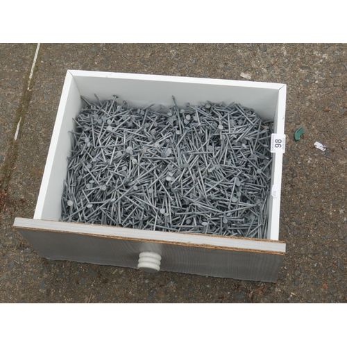 98 - LOT OF GALV NAILS