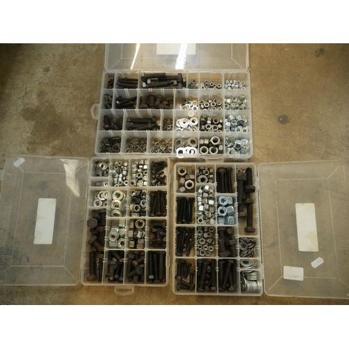 290 - 3 TRAYS OF FIXINGS