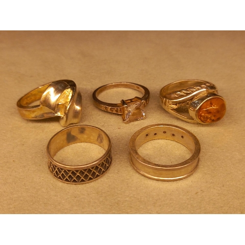 420 - SELECTION OF SILVER RINGS