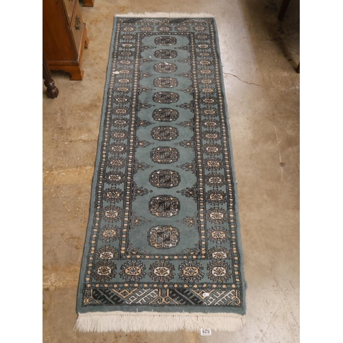 528 - RUNNER RUG