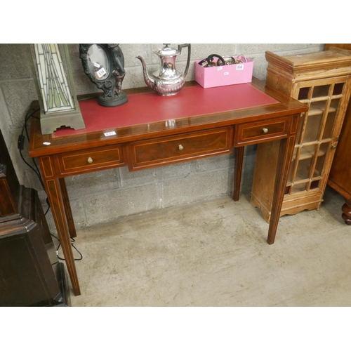 537 - INLAID LEATHER TOP DESK