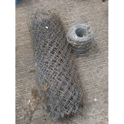 55 - ROLL OF CHAINLINK WIRE & BARBED WIRE