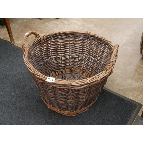 624 - WICKER TURF BASKET